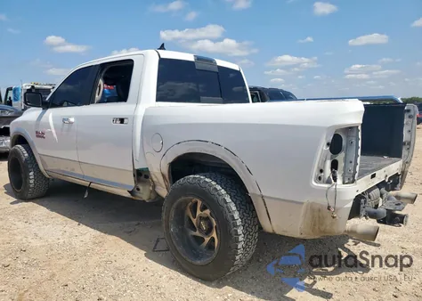 2015 Ram 1500 Laramie из США, поврежденный, VIN 1C6RR7NT0FS596871